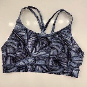 Lululemon energy bra size 8